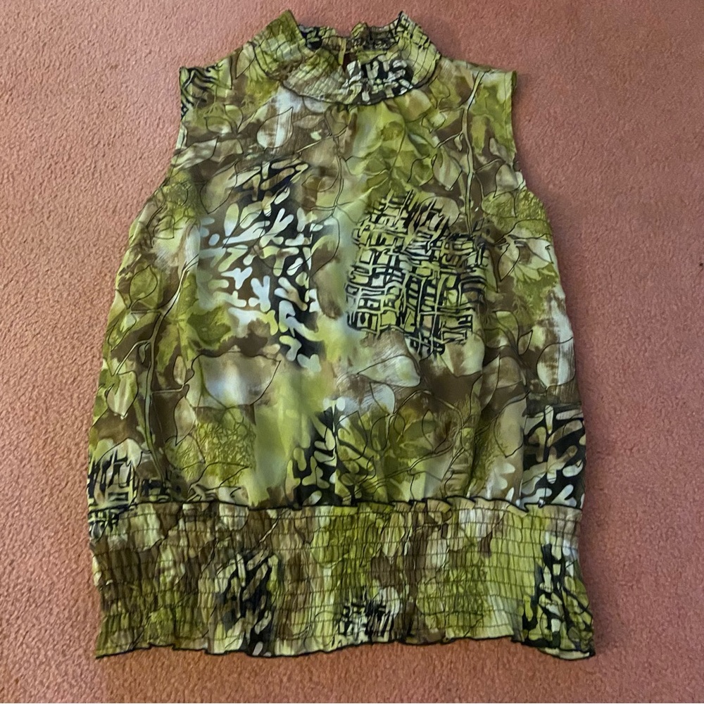 Women’s top sleeveless